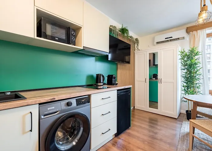 Urban Jungle Ultracentral *